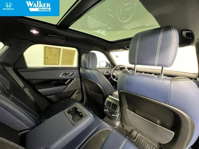 Used 2019 Black Land Rover SE R-Dynamic image 41