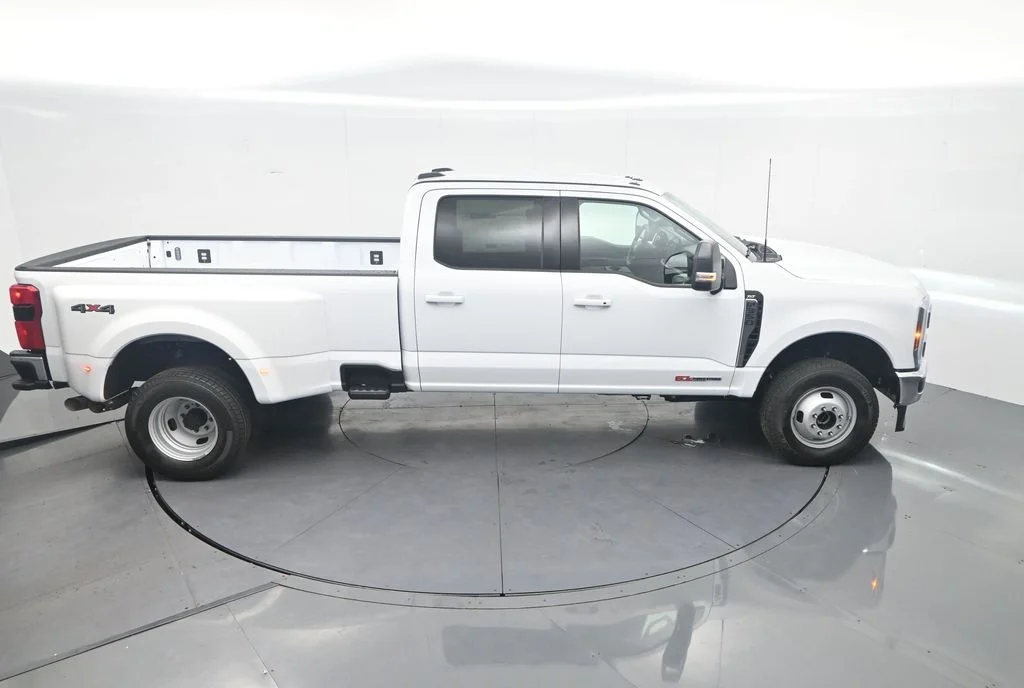 New 2026 Oxford White Ford F-350® XLT image 36