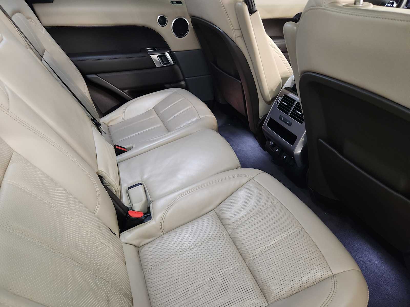 Used 2020 Fuji White Land Rover HSE - Turbo i6 MHEV image 32