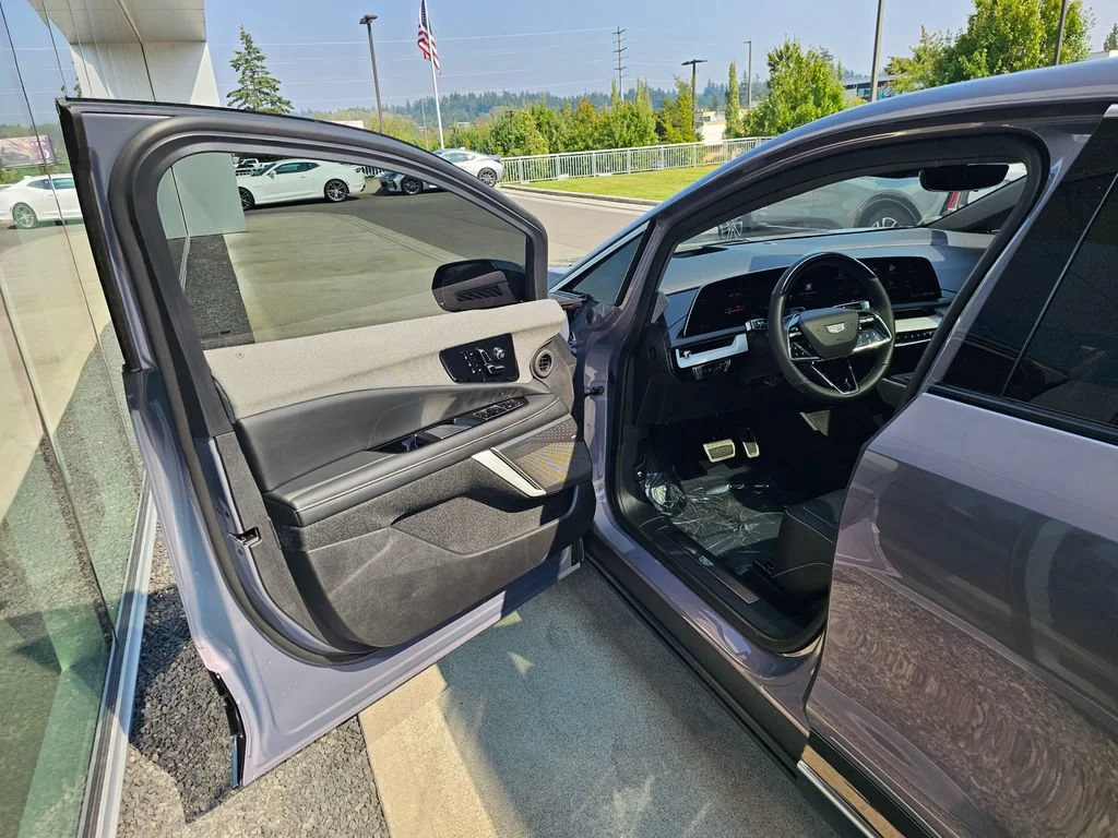 Certified Used 2026 Celestial Metallic Cadillac Premium Luxury image 19