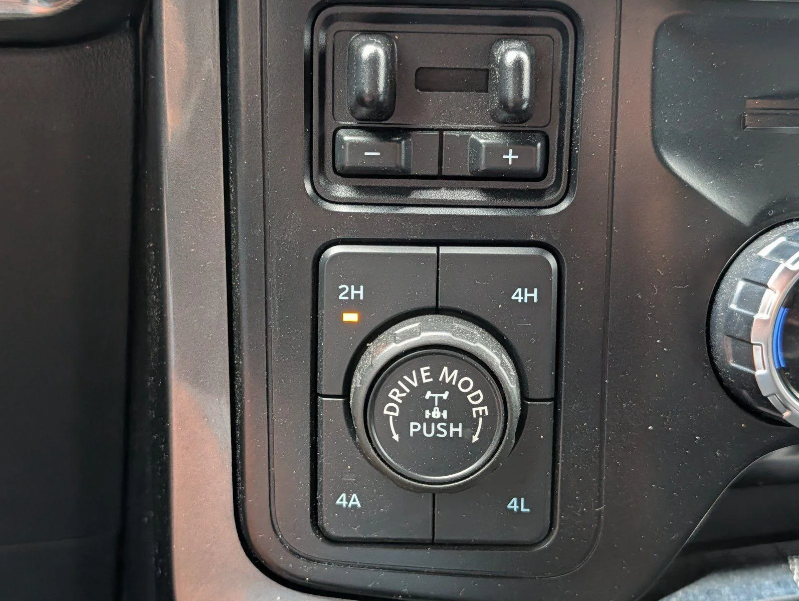 Used 2023 Carbonized Gray Ford LARIAT image 24