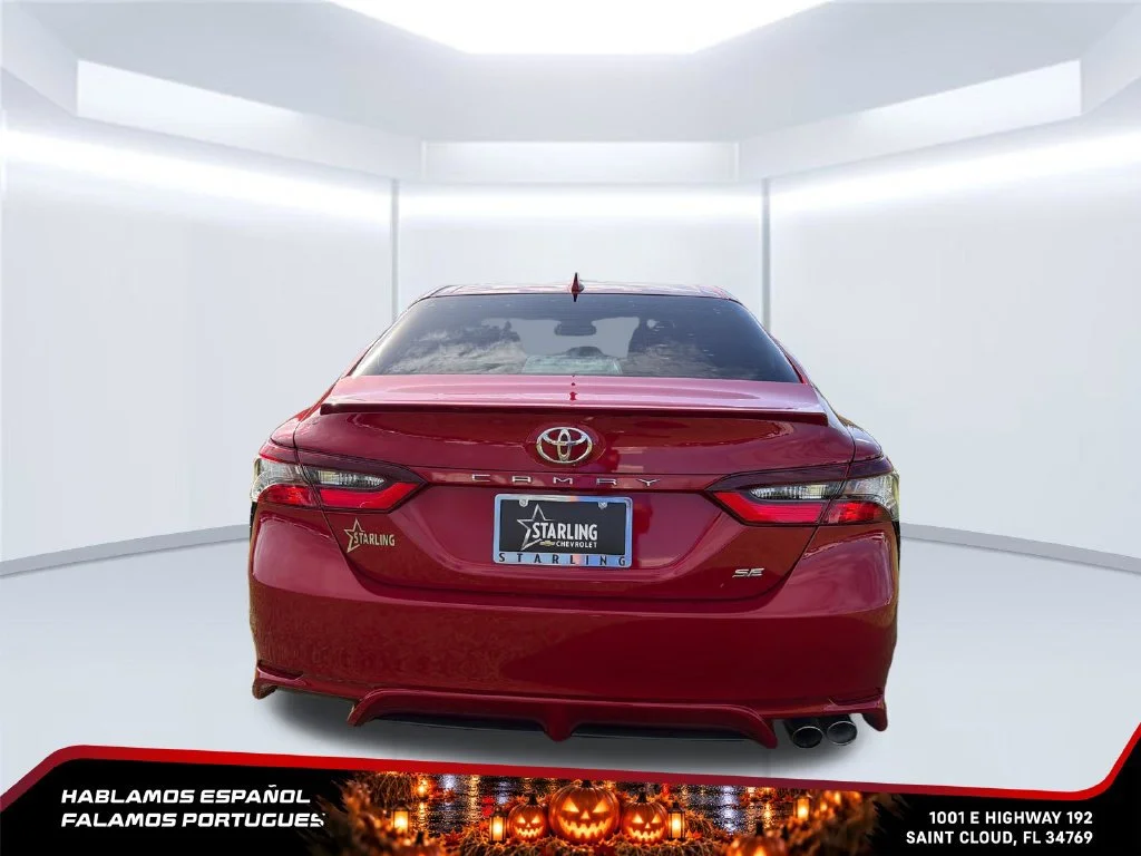 Used 2024  Toyota SE image 4