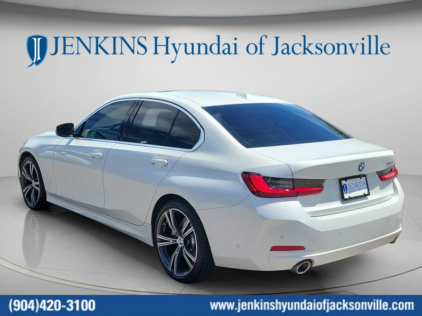 Used 2024 White Metallic BMW 330i image 5