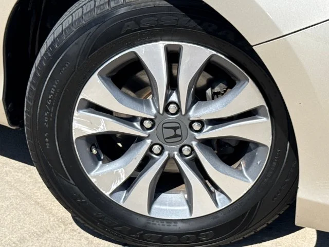 Used 2014 Honda Accord LX with VIN 1HGCR2F3XEA112002 for sale in Leander, TX