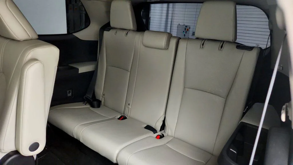 Used 2024 Coastal Cream Toyota XLE AWD w/ Tow Hitch image 34
