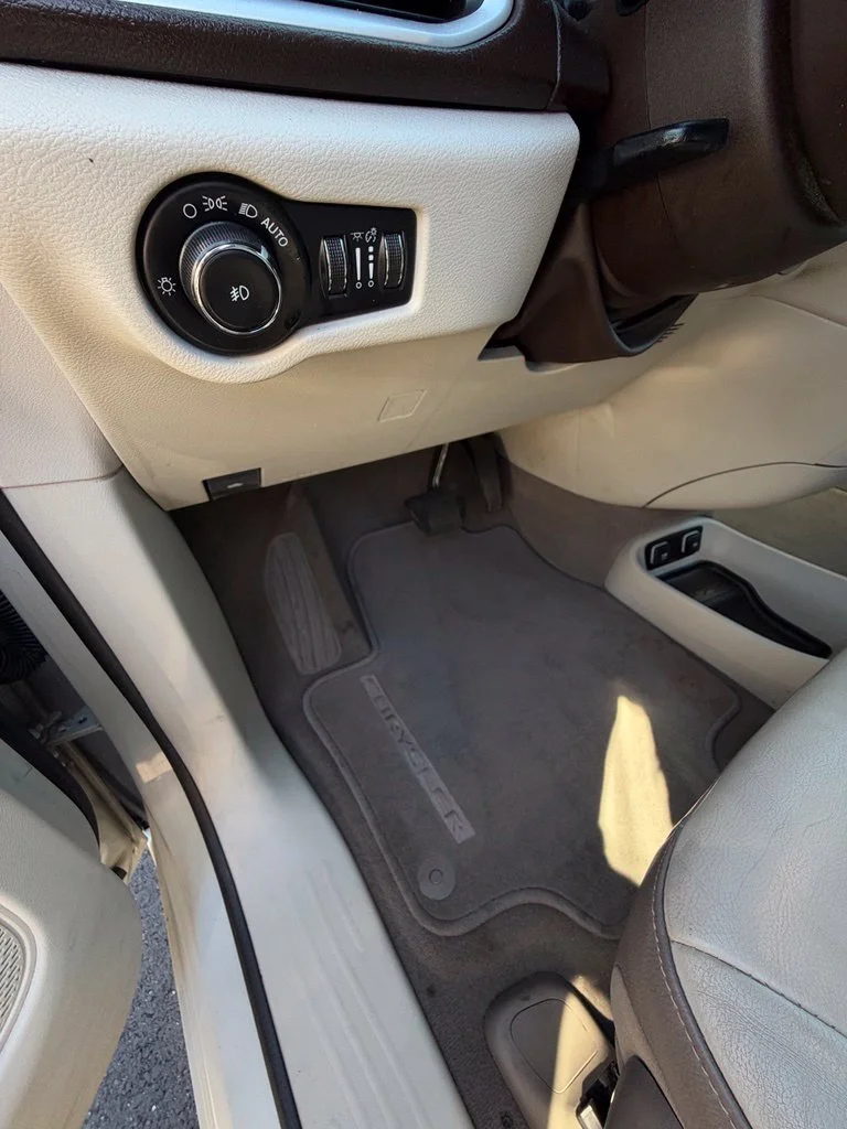 Used 2017 Tusk White Chrysler Touring L image 10