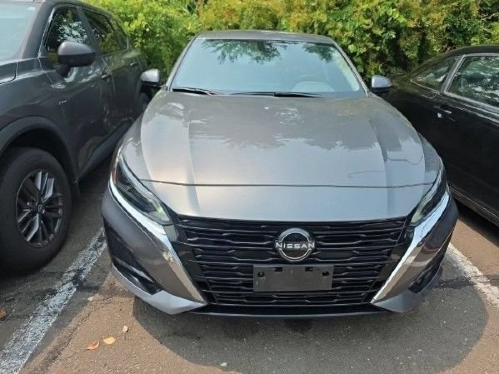 Used 2023 Gun Metallic Nissan 2.5 SV image 4