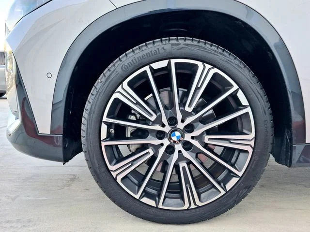 Used 2024 Silver BMW xDrive28i image 30