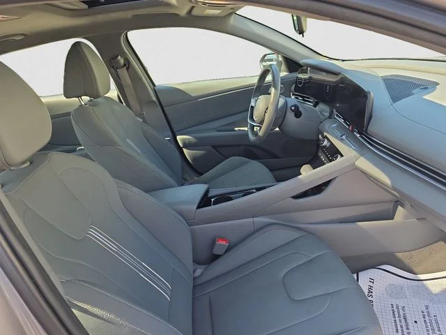Used 2025  Hyundai SEL Convenience image 15