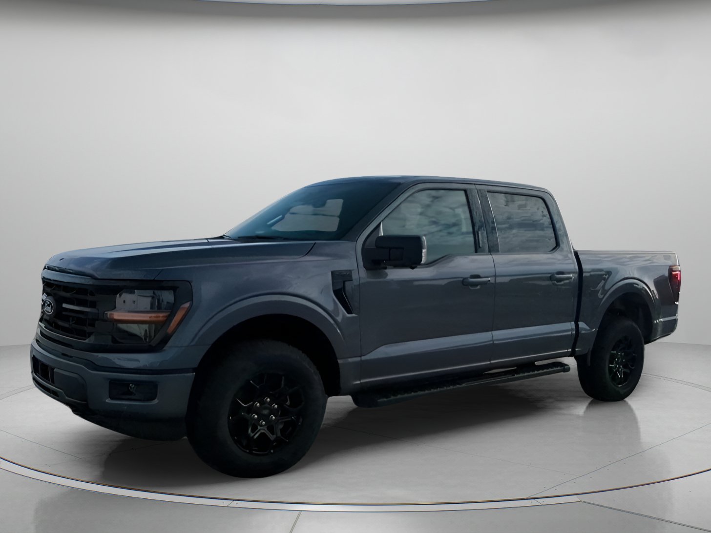 New 2026 Carbonized Gray Metallic Ford XLT image 7
