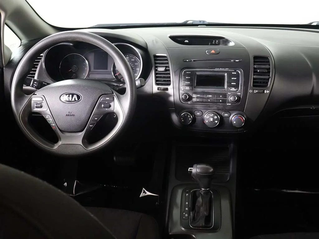 Used 2016 White Kia LX image 25