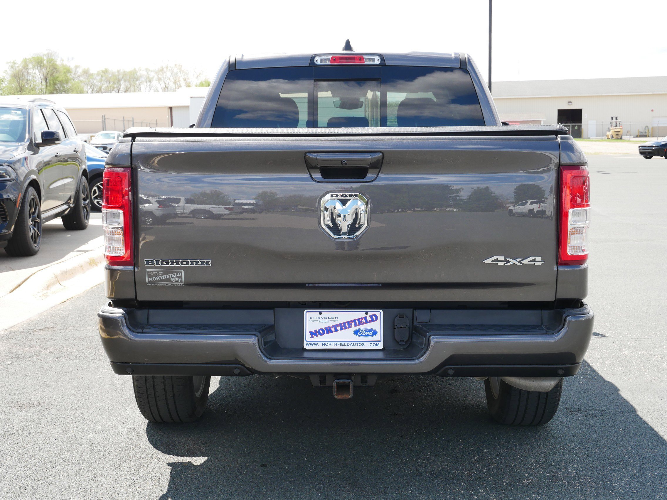 View vehicle photo 7