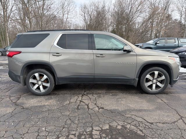 Used 2019 Chevrolet Traverse 3LT with VIN 1GNEVHKW1KJ122300 for sale in Gladwin, MI