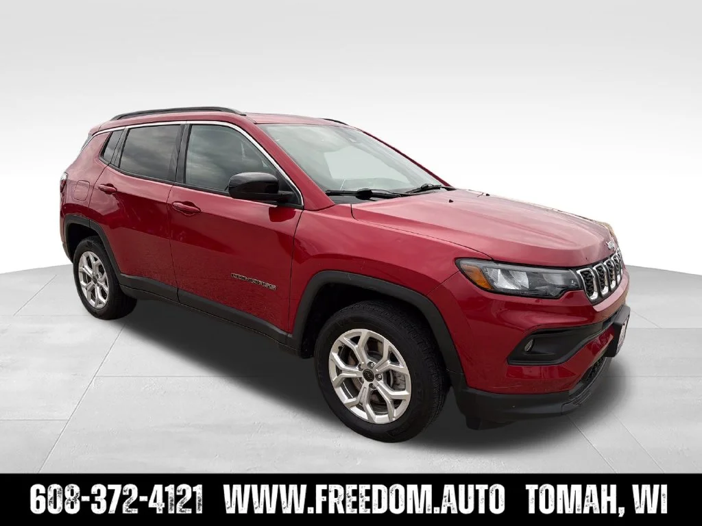 Used 2025 Red Jeep Latitude image 10