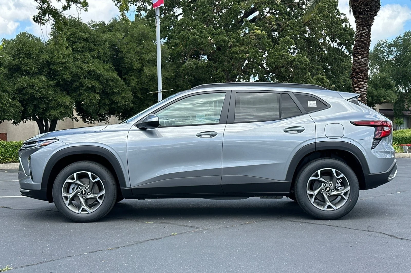 2026 Chevrolet Trax LT - Photo 6