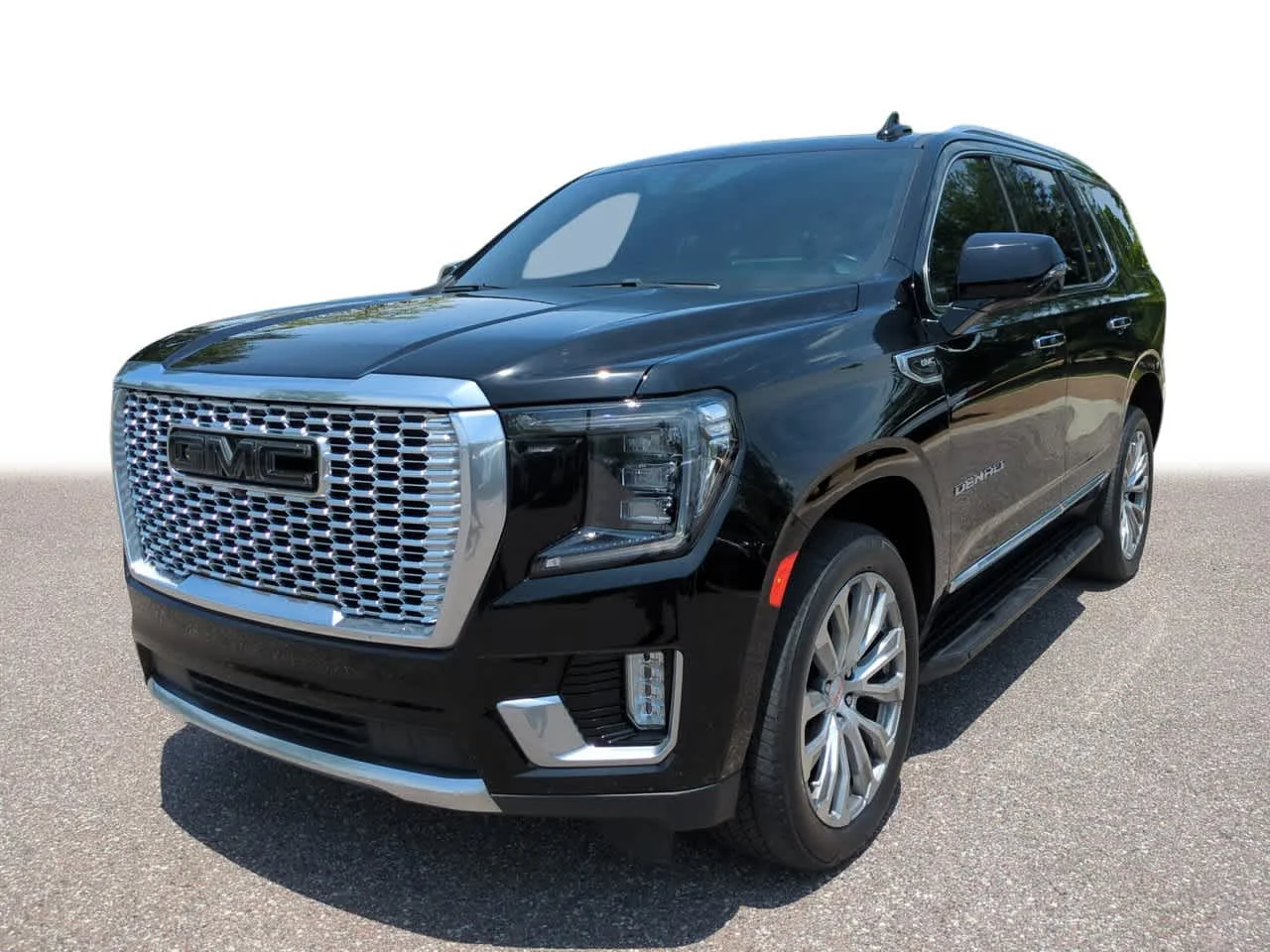 2021 GMC Yukon 4WD Denali's photo