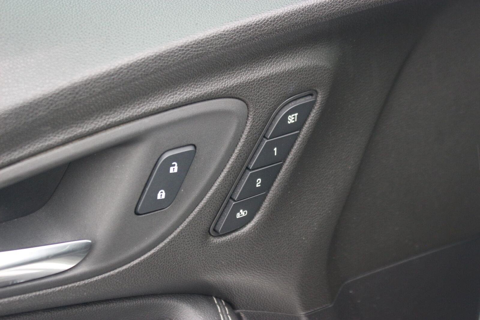 Used 2022 White Frost Tricoat Buick Essence image 13