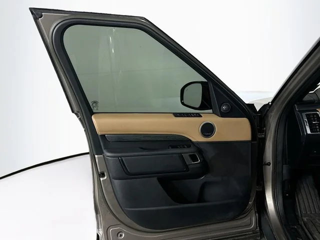 Used 2023  Land Rover Metropolitan Edition image 11