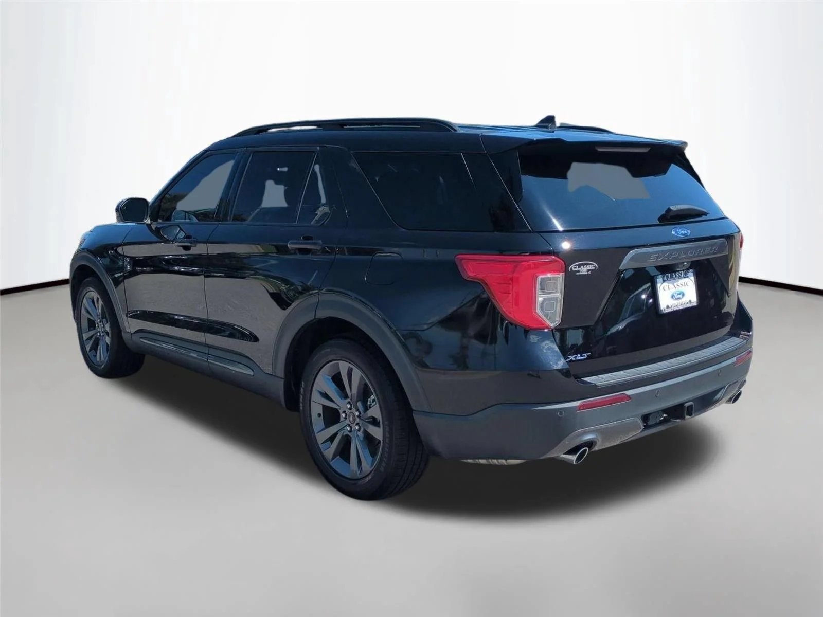 Used 2023 Agate Black Ford XLT image 3