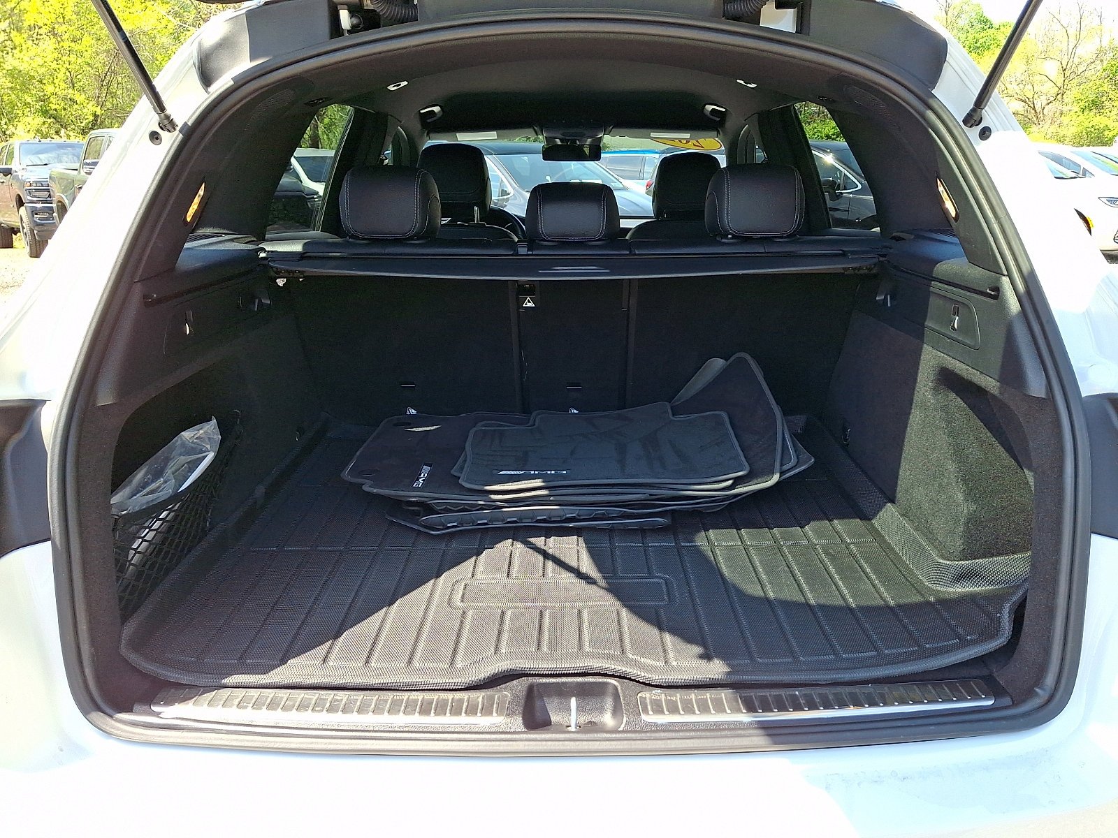 Used 2022 Polar White Mercedes-Benz GLC 300 image 29