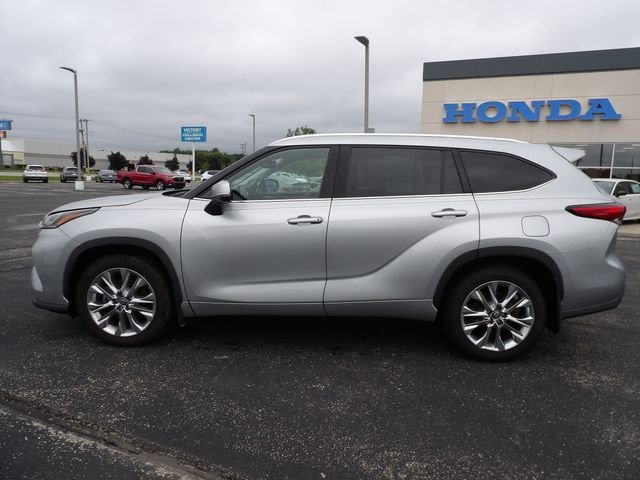 Used 2020 Celestial Silver Metallic Toyota Limited image 4