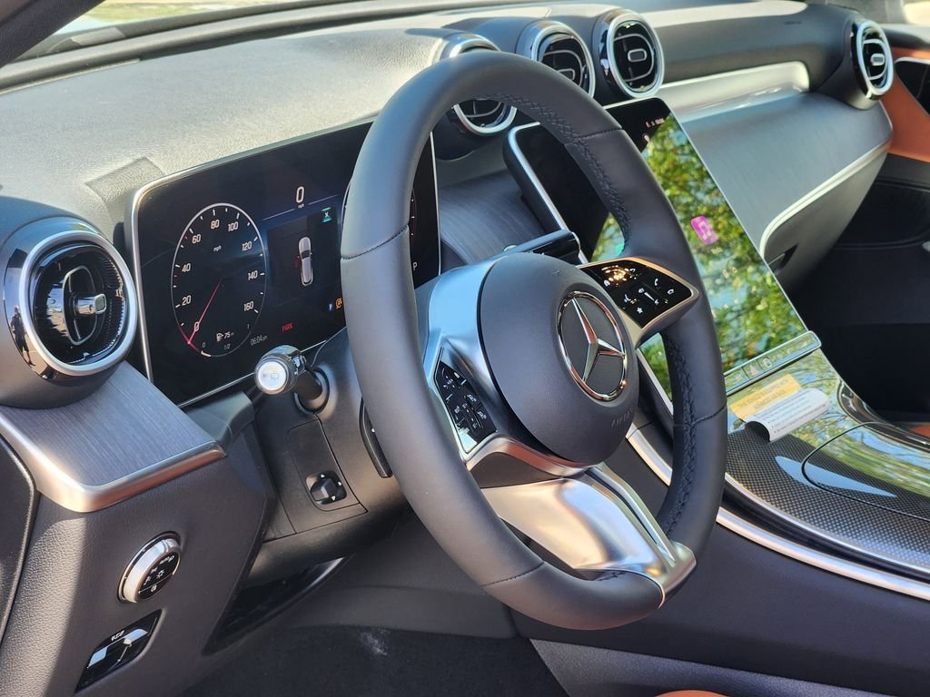 New 2026 Graphite Grey Metallic Mercedes-Benz GLC300 4MATIC® image 13