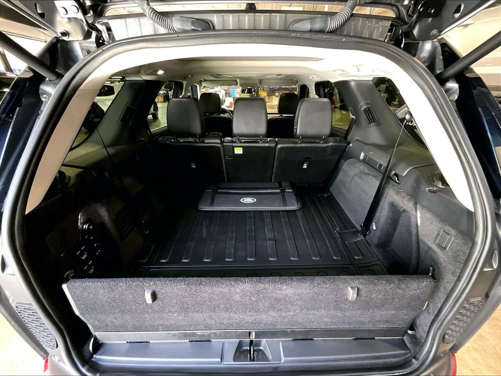 Used 2020 Gray Land Rover HSE image 17
