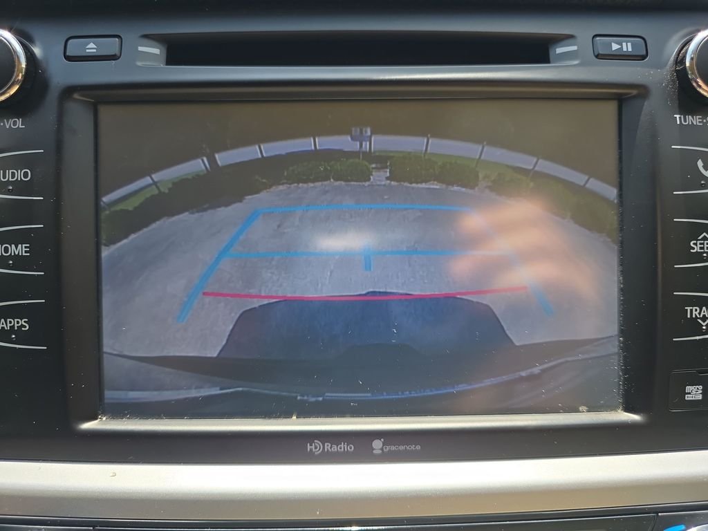 Used 2015 Red Toyota XLE V6 image 32