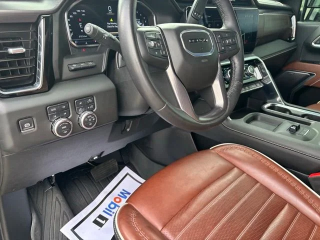 Used 2025 Onyx Black GMC Denali Ultimate image 15