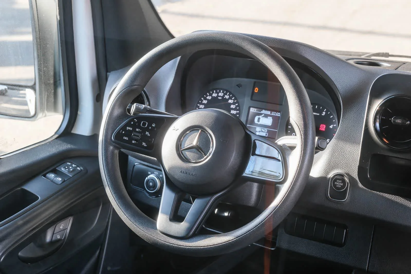 Used 2023 Arctic White Mercedes-Benz Cargo 144 WB image 15