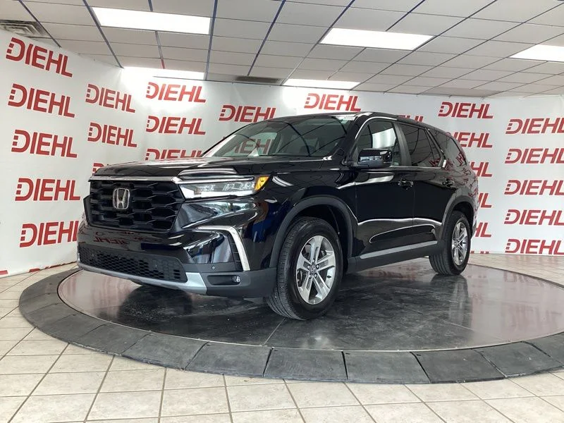 Used 2024  Honda EX-L image 3