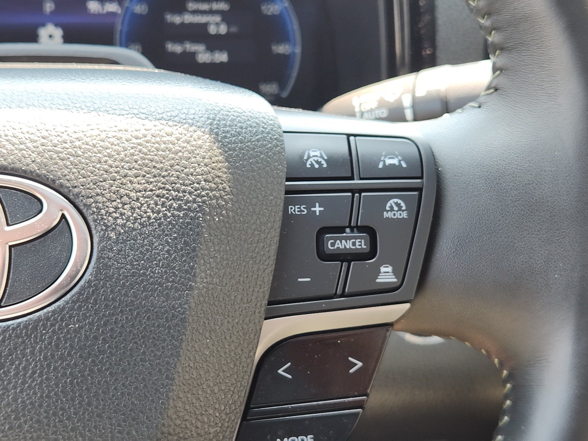 Certified Used 2025 Heavy Metal Toyota XLE image 18