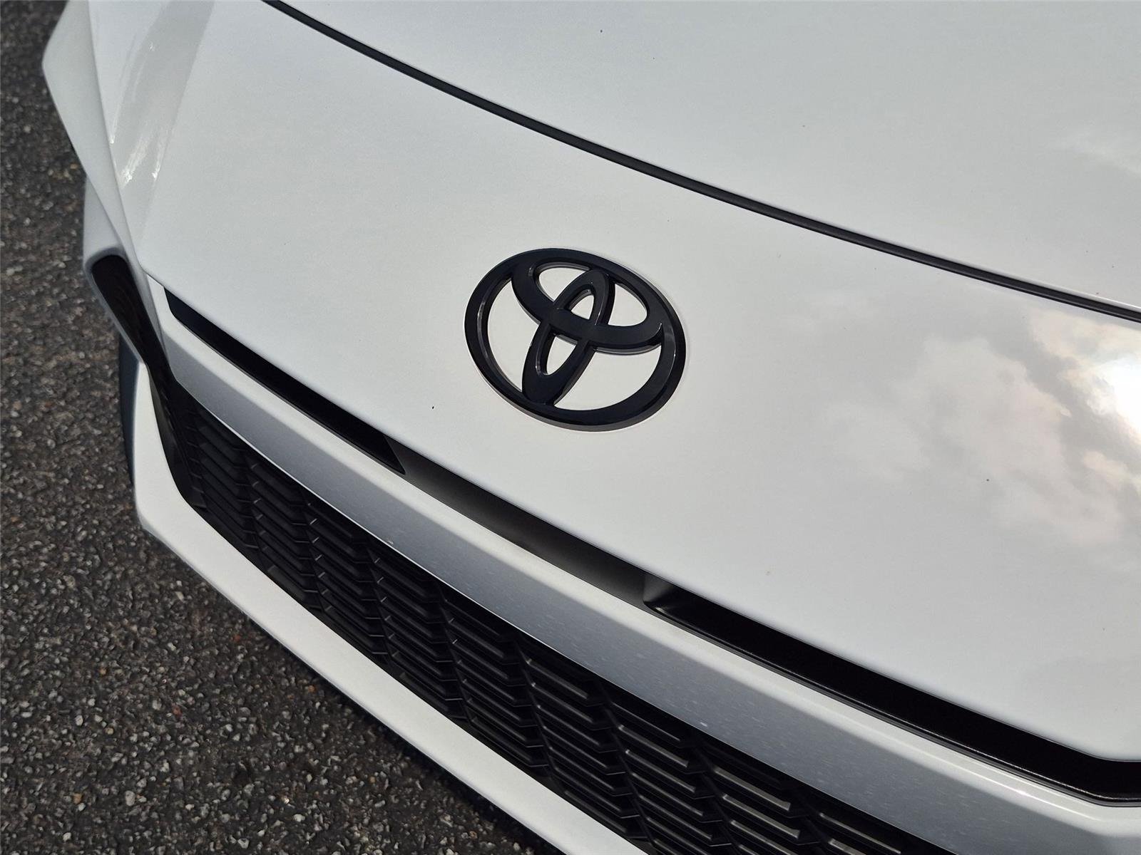 New 2026 Ice Cap Toyota SE image 13