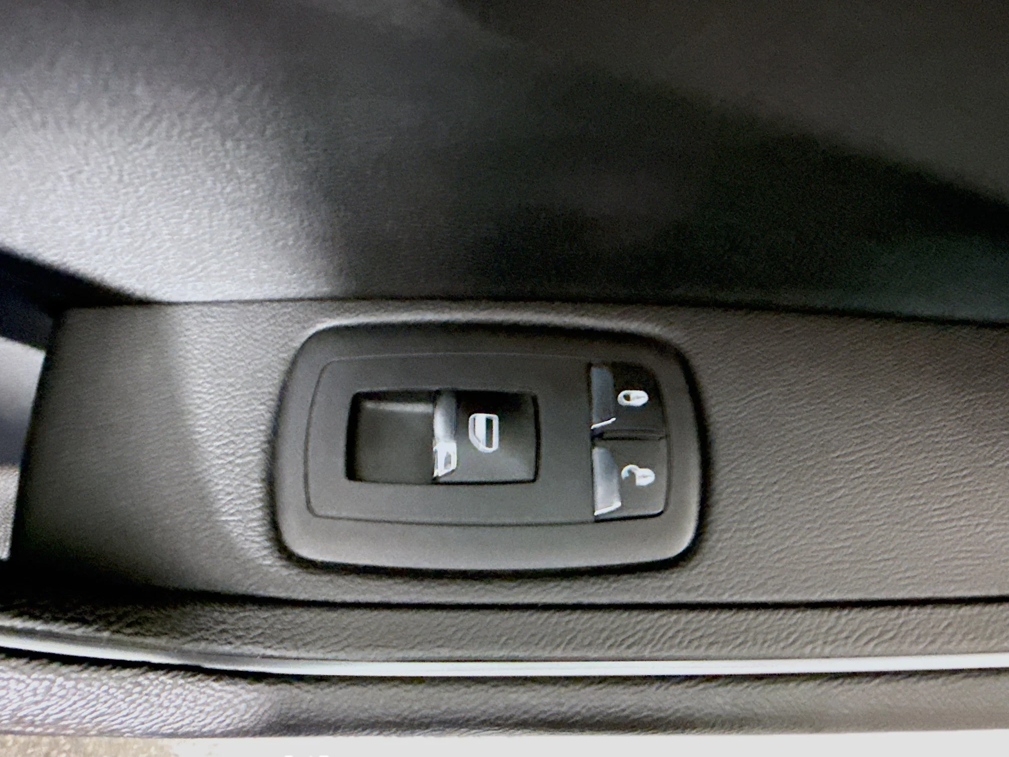 Used 2023 Blu Emozione Metallic Maserati GT image 27