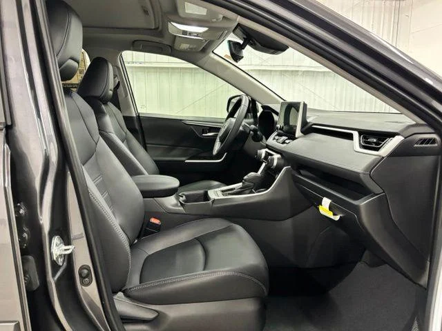 Certified Used 2025 MAGNETIC GRAY MET. Toyota  image 22
