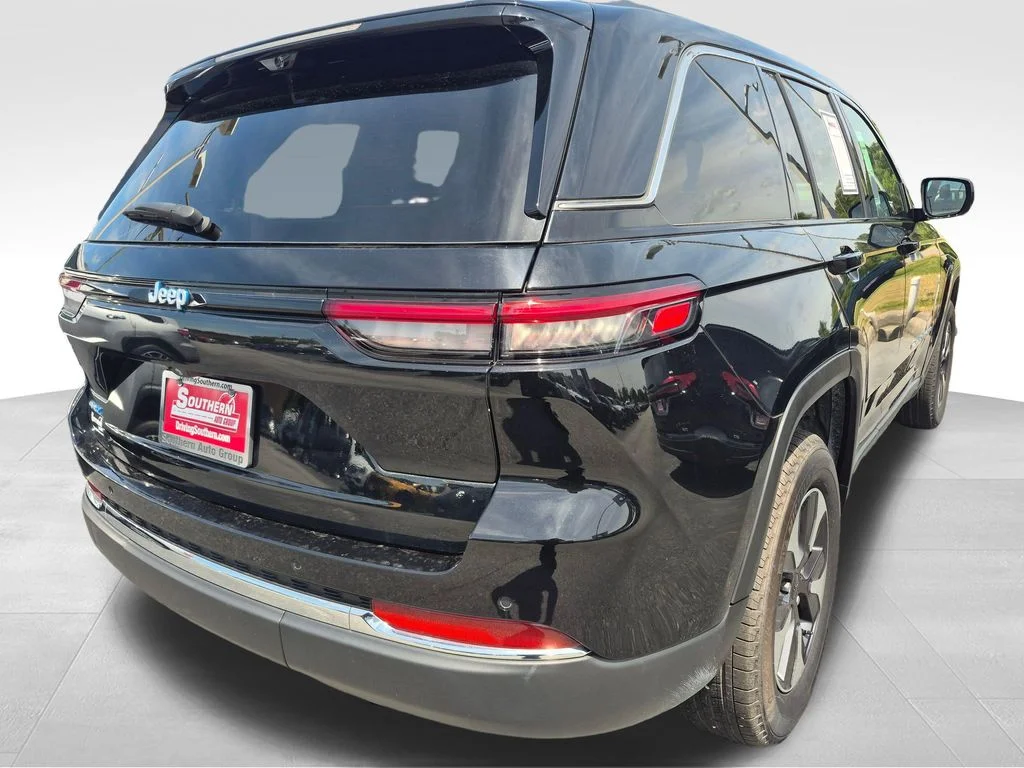 Used 2024 Black Jeep 4xe image 10