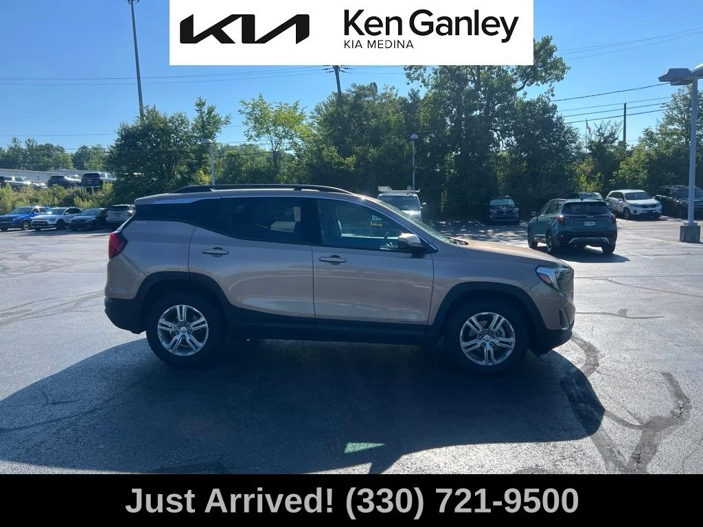 Used 2018 Brown GMC SLE image 4