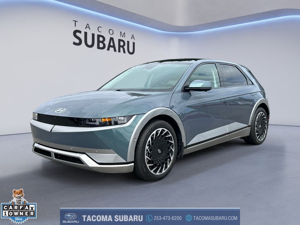 Used 2024 Green Hyundai Limited image 1