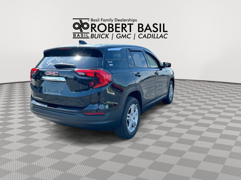 Used 2018 Black GMC SLE image 8