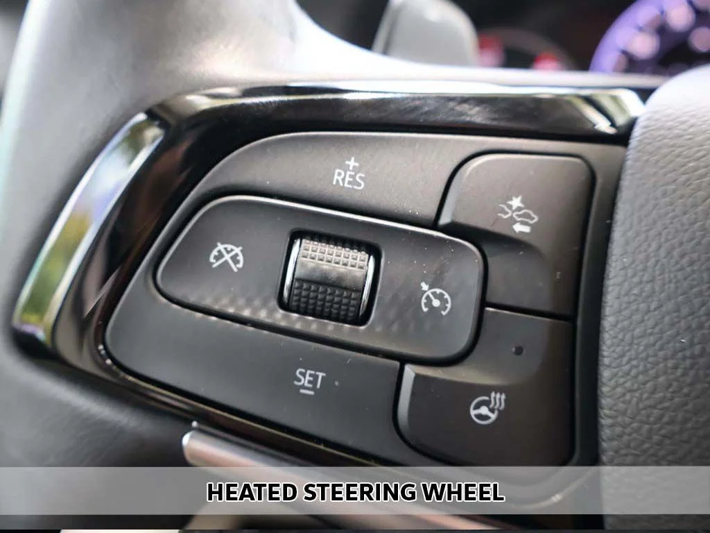 Used 2023 White Buick Premium Group image 10