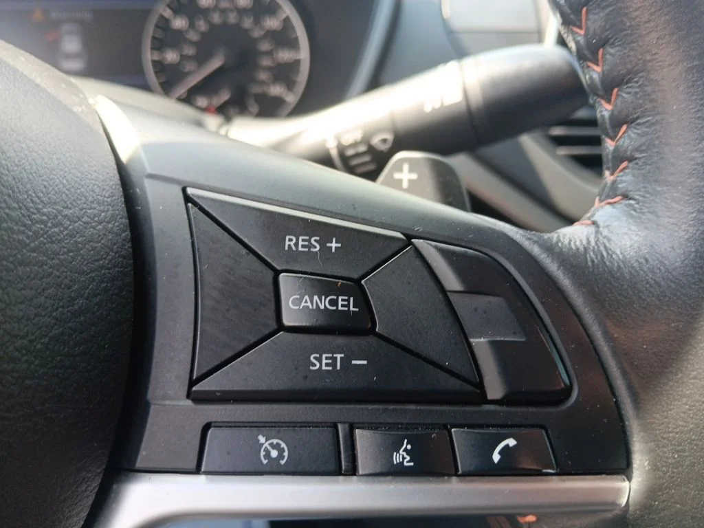Used 2022 Pearl White Tricoat Nissan 2.5 SR image 15