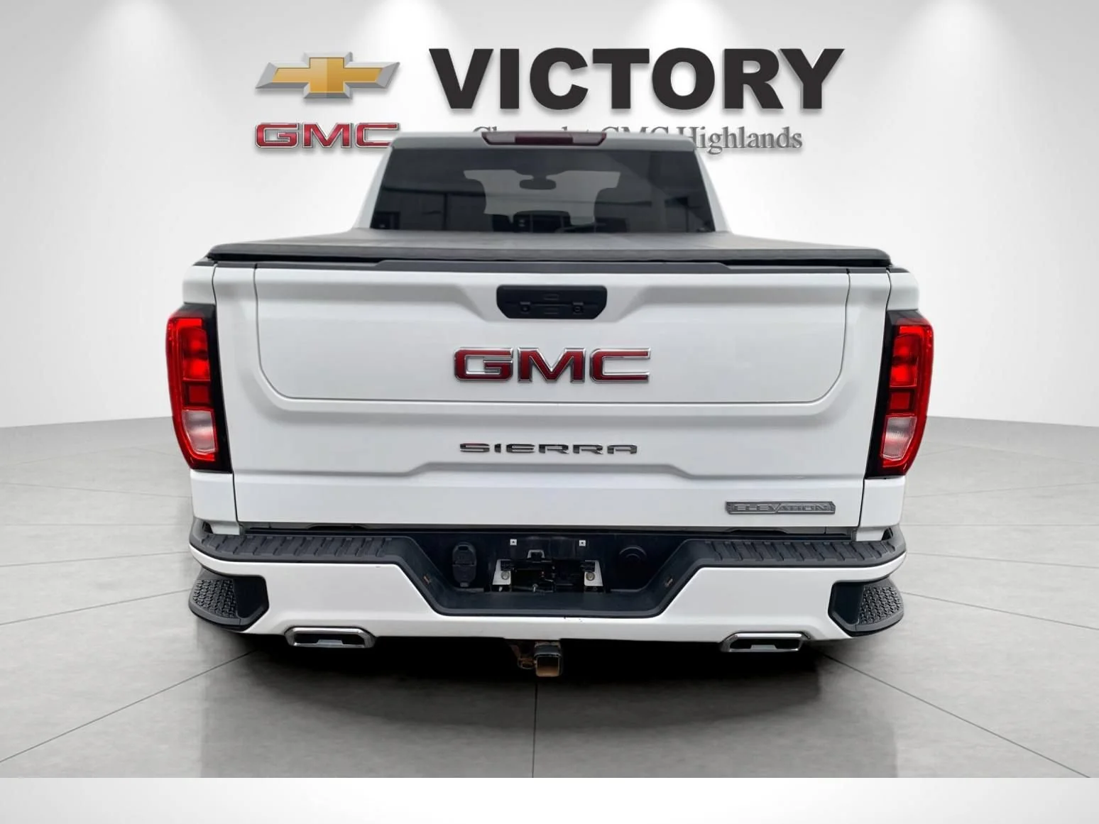 Used 2021 Summit White GMC Elevation image 4
