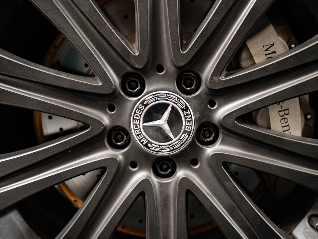 Used 2018 White Mercedes-Benz E 400 Wagon image 8