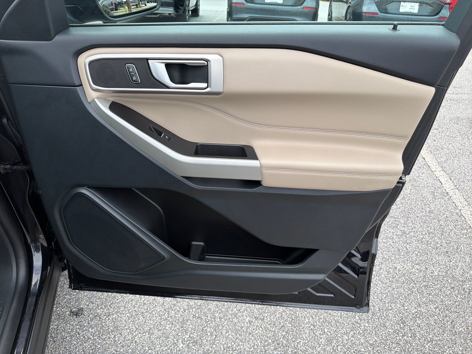 Used 2023 Agate Black Metallic Ford XLT image 14