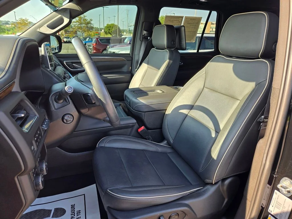 Used 2023 Black Chevrolet Premier image 18