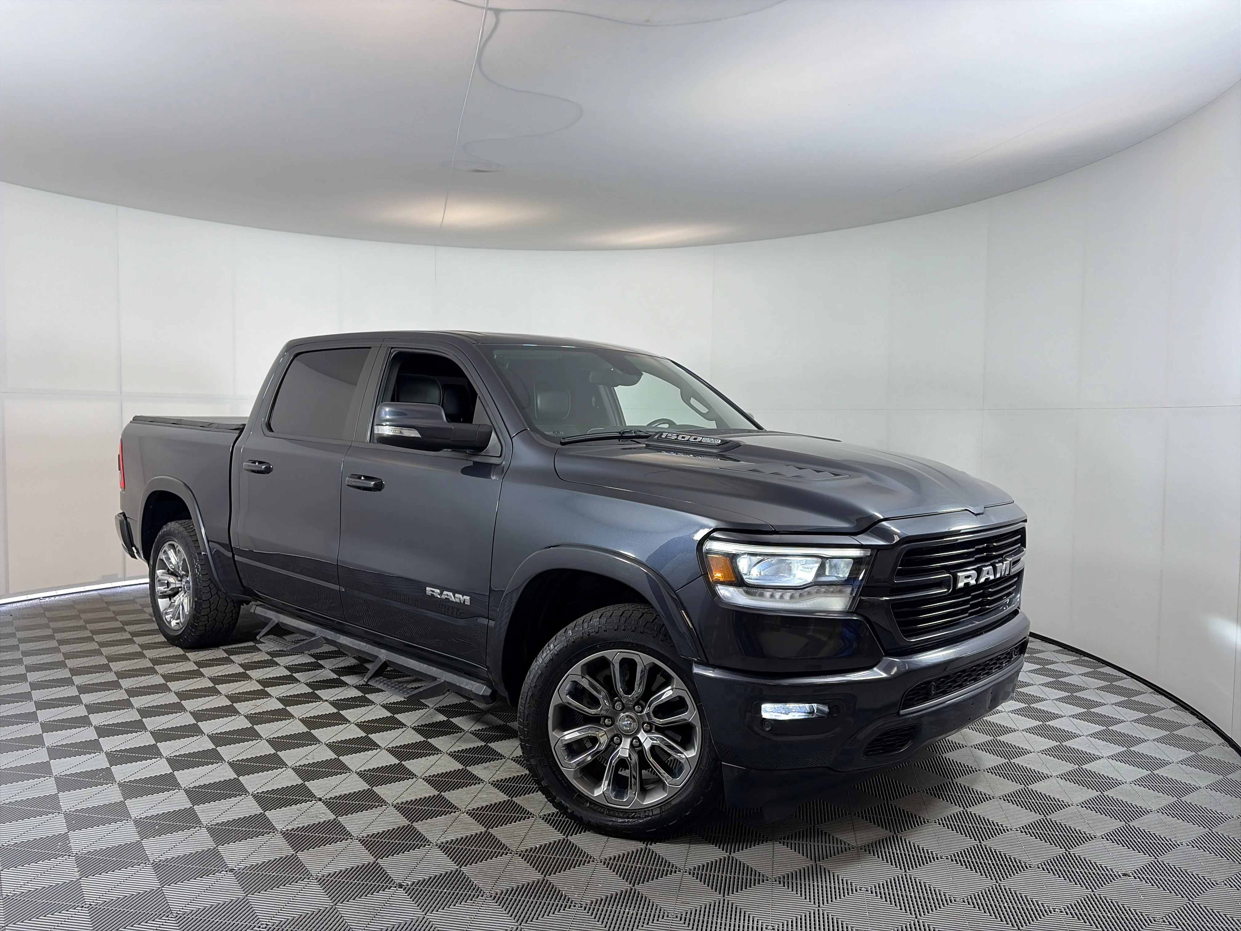 2020 RAM 1500 Laramie 4x4 Crew Cab 5'7's photo
