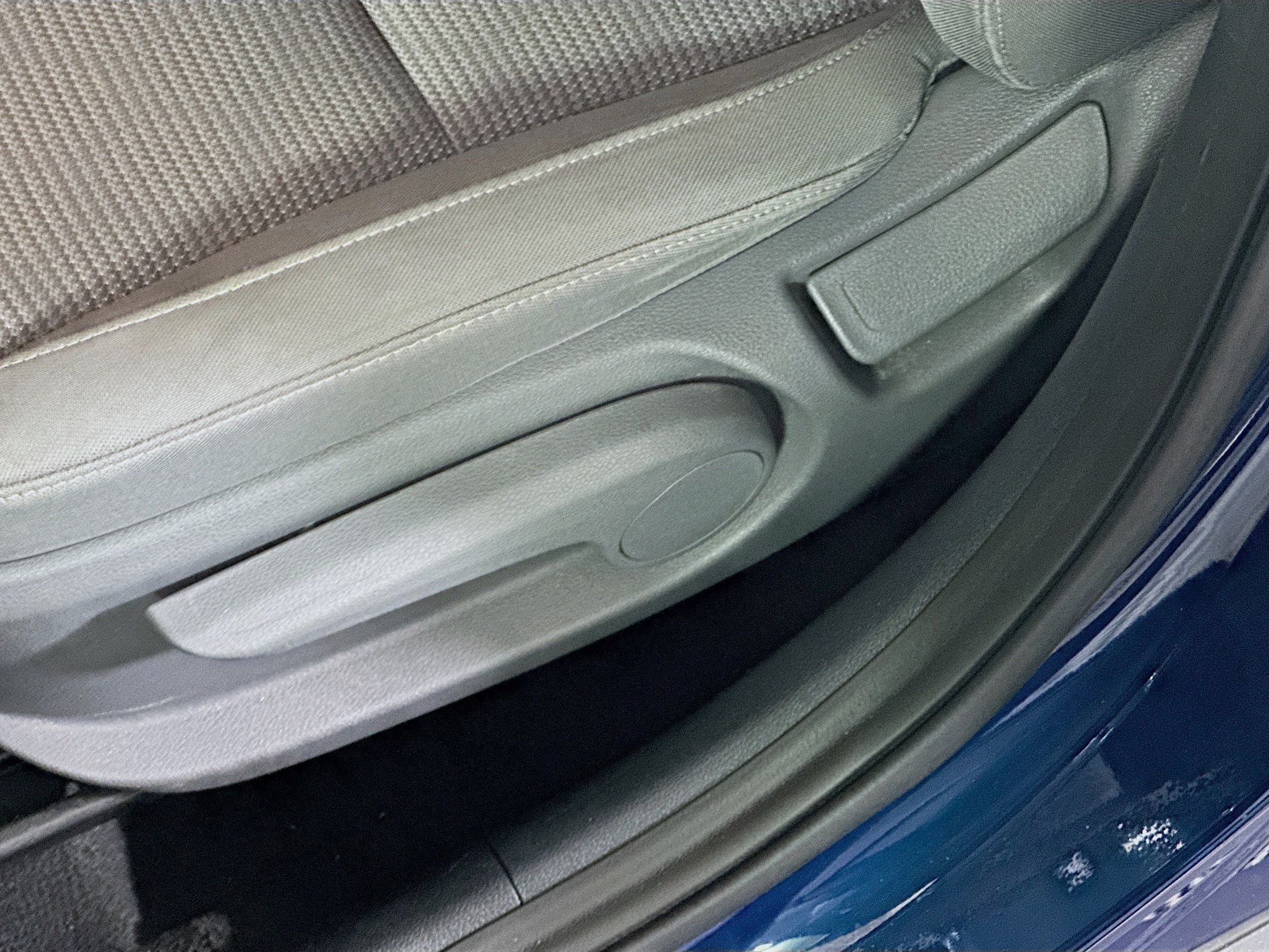 Used 2022 Deep Cerulean Kia LX image 13
