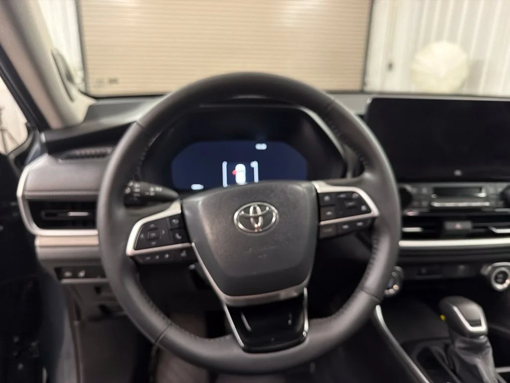 Used 2026 Cloud Toyota Limited image 15