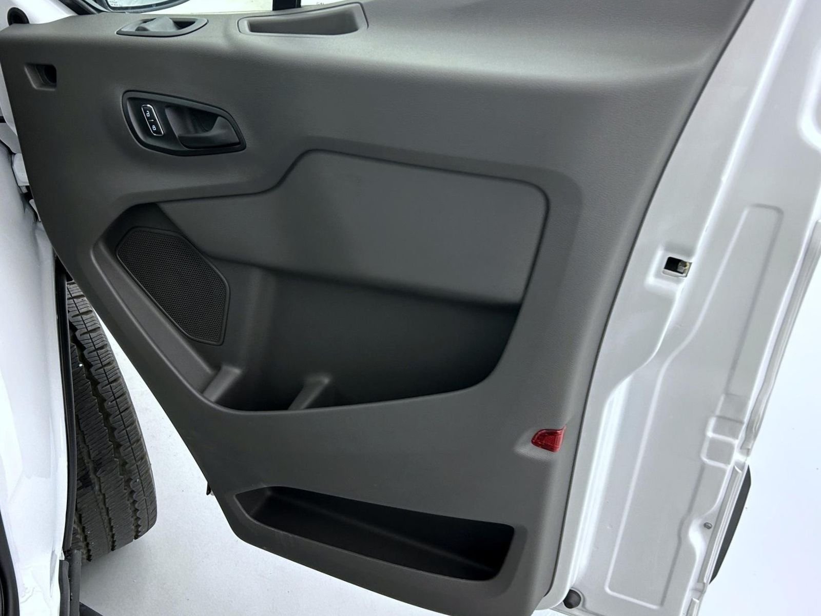 New 2026 Oxford White Ford XL image 16