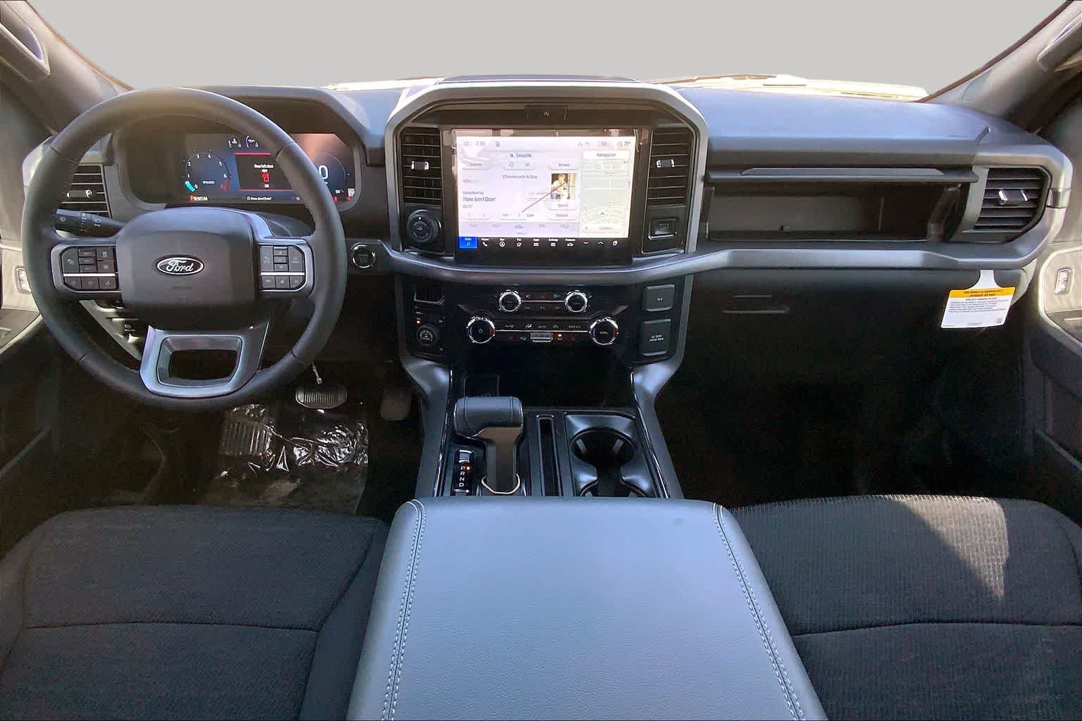 New 2026 Oxford White Ford XLT image 5